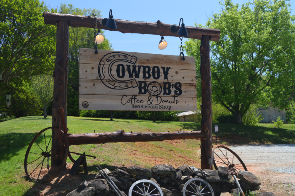Wheels fall off county dump truck damaging local business Now Habersham