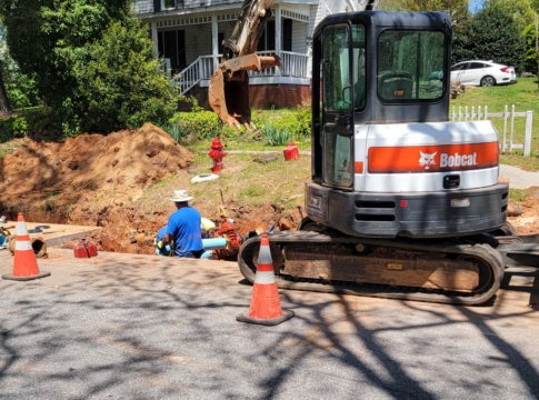 Demorest water crews repair leaking valve - Now Habersham