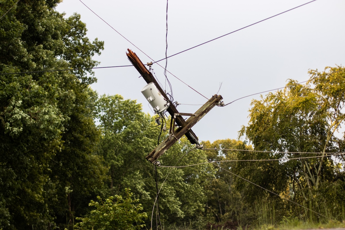 Power crews working to restore electricity after weekend storms batter Georgia