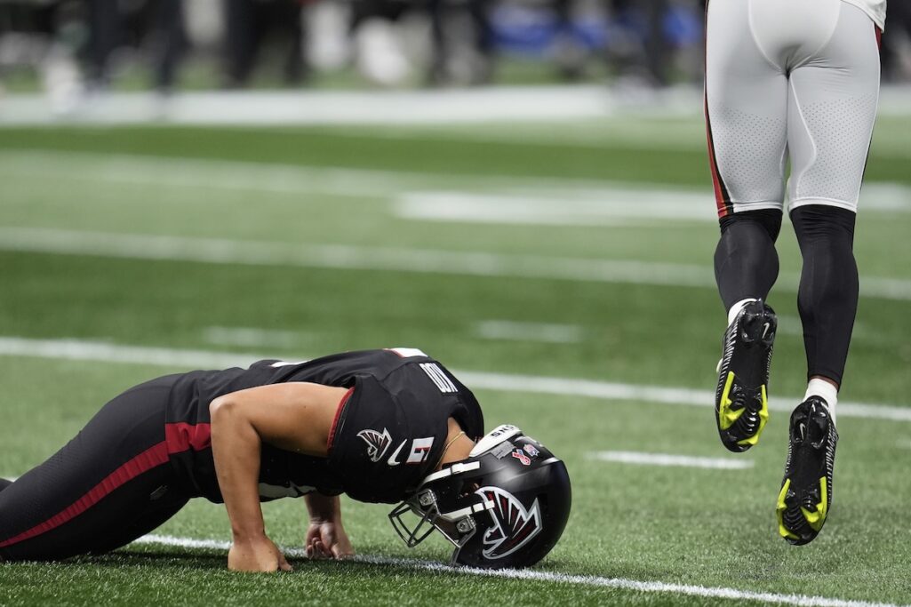 After another big miss, the Falcons are facing tough questions about kicker Younghoe Koo