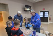 Volunteers come together to serve hundreds at free Thanksgiving feast