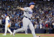 Smith’s homer in 11th lifts Dodgers over Blue Jays 5-4 to become first repeat champion in 25 years