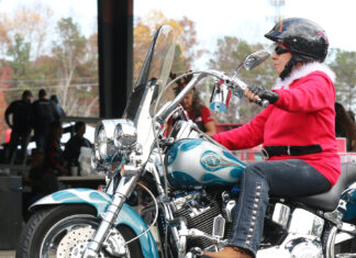 Bikers make Christmas merry for children in needÂ